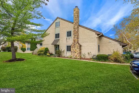 103 Tennyson Dr, Plainsboro, NJ 08536