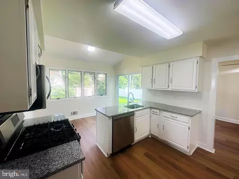24 Pullman, Dayton, NJ 08810 photo 8