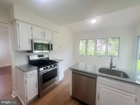 24 Pullman, Dayton, NJ 08810 photo 4