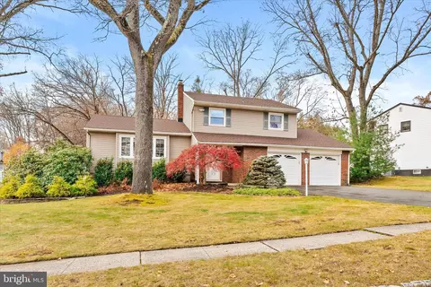 36 Sandalwood Dr, East Brunswick, NJ 08816