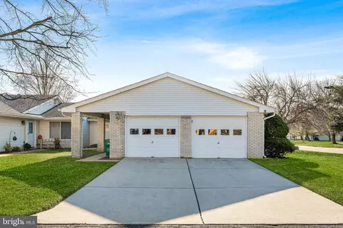 801 B Pompton Rd, Monroe Township, NJ 08831