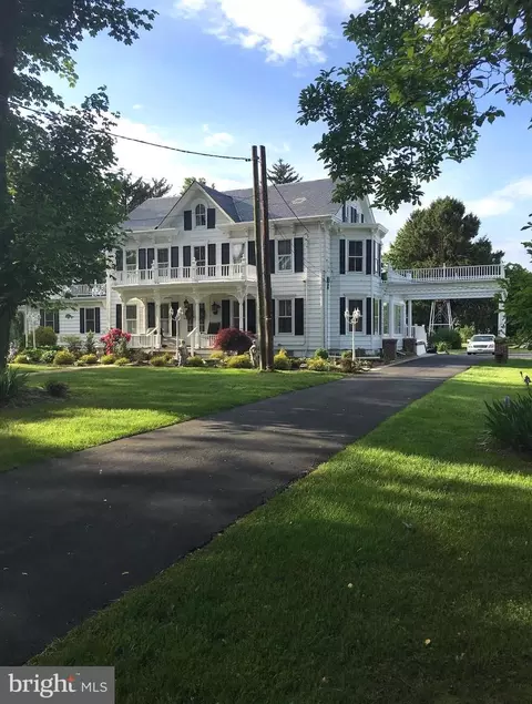 77 Petty Rd, Cranbury, NJ 08512