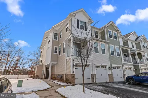 228 Park Ln, Dunellen, NJ 08812