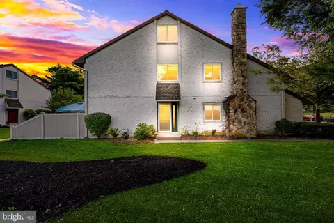 99 Thoreau Dr, Plainsboro, NJ 08536