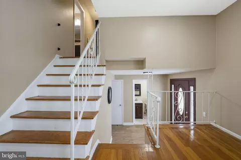 Entry Way - 10 Magee Rd, Edison, NJ 08817 photo 4 of 5