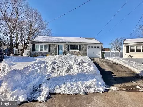 8 Willow Ct, Parlin, NJ 08859 photo 3