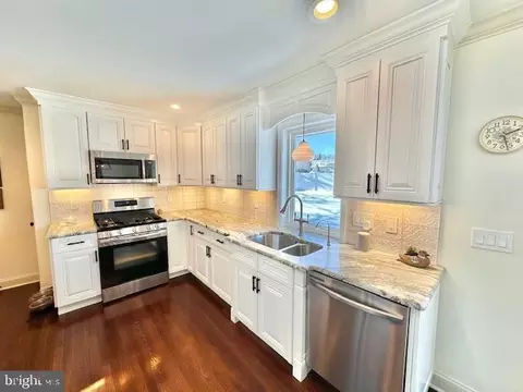 8 Willow Ct, Parlin, NJ 08859 photo 8