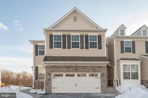 601 Charleston Dr, Monroe Township, NJ 08831