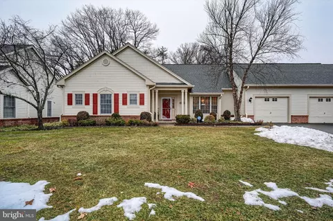 13 Hedge Row Rd, Princeton, NJ 08540