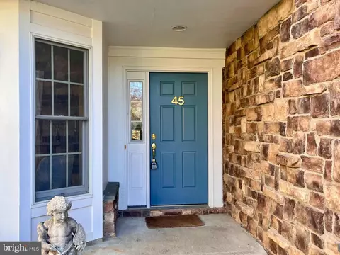 45 Hedge Row Rd, Princeton, NJ 08540