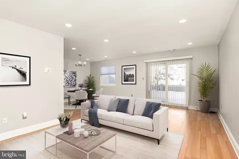 83 Tennyson Dr, Plainsboro, NJ 08536