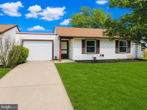 149 B Maclura Plz, Monroe Township, NJ 08831