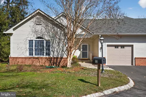13 Birchwood Ct, Princeton, NJ 08540