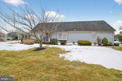 17 B George Washington Dr, Monroe Township, NJ 08831