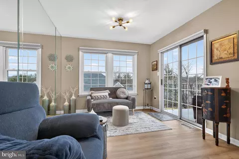 5 Scarborough Rd #D, Monroe Township, NJ 08831
