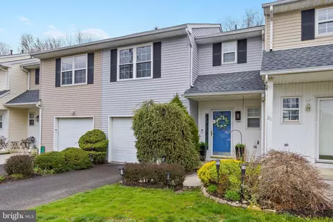 22 Scotto Pl, Dayton, NJ 08810