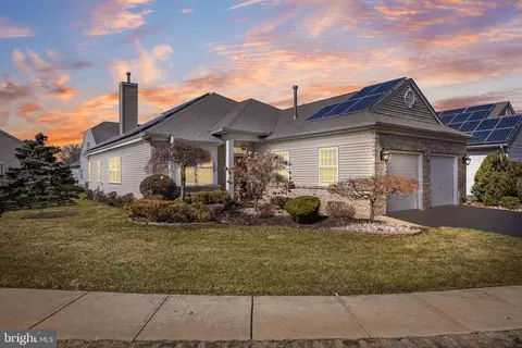 9 Sonoma St, Monroe Township, NJ 08831