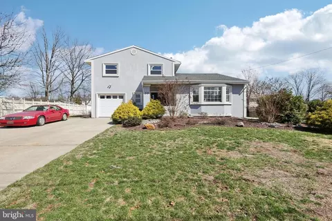 30 Rachel Ter, Piscataway, NJ 08854