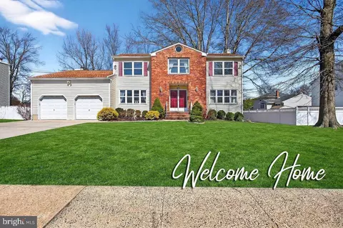 829 Cranbury Cross Rd, North Brunswick, NJ 08902