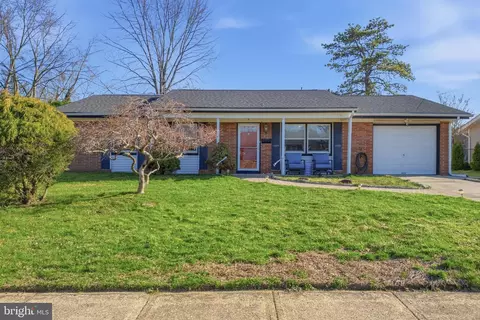 6 Hunterdon Ave, Monroe Township, NJ 08831