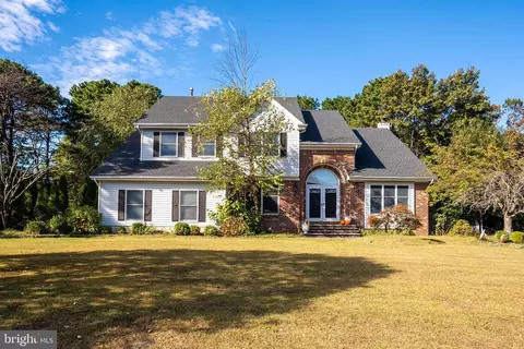 11 Hampton Rd, Monroe Township, NJ 08831