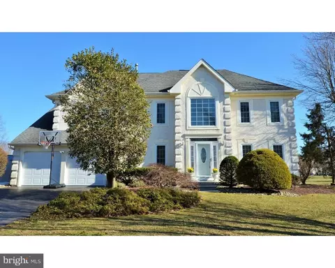 25 Kinglet Dr N, Cranbury, NJ 08512