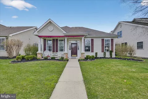 3 Trowbridge Ln, Cranbury, NJ 08512