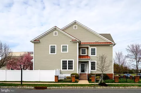 2 Wilson Ln, Plainsboro, NJ 08536