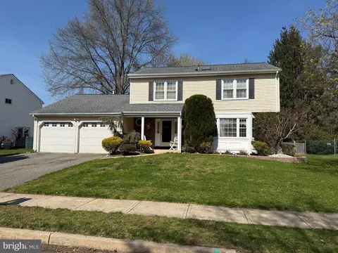 3 Mill Ln, Dayton, NJ 08810