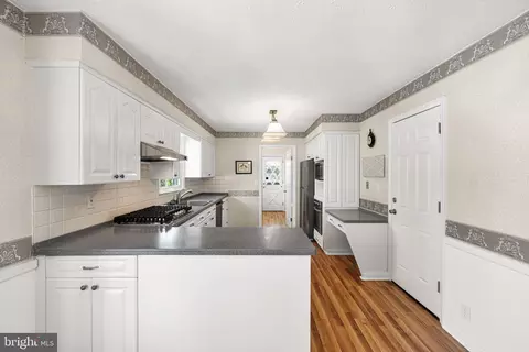 Kitchen - 2 Paula St, Edison, NJ 08820 photo 6 of 6