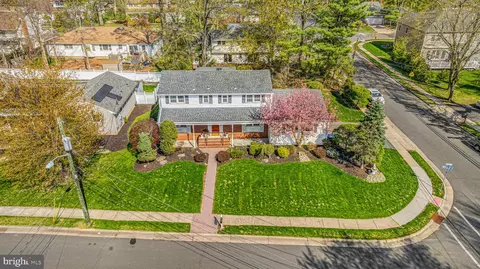 View/Area - 2 Paula St, Edison, NJ 08820 photo 2 of 4