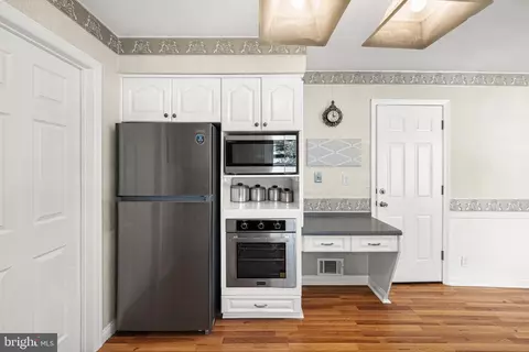 Kitchen - 2 Paula St, Edison, NJ 08820 photo 4 of 6