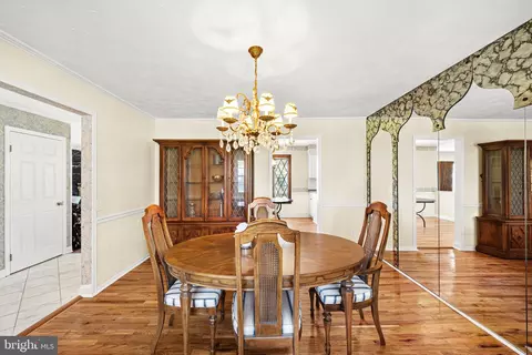 Dining - 2 Paula St, Edison, NJ 08820 photo 1 of 5