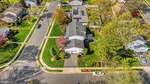 View/Area - 2 Paula St, Edison, NJ 08820 photo 1 of 4