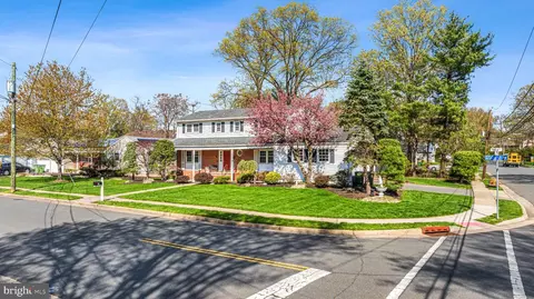 Exterior - 2 Paula St, Edison, NJ 08820 photo 3 of 6