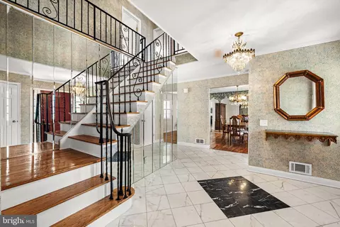Entry Way - 2 Paula St, Edison, NJ 08820 photo 1 of 4