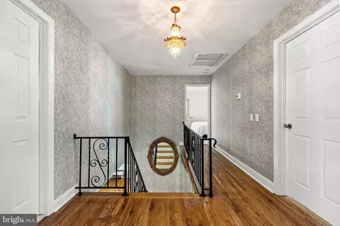 Entry Way - 2 Paula St, Edison, NJ 08820 photo 4 of 4