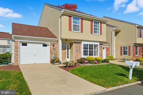 376 A Stirling Dr, Monroe Township, NJ 08831