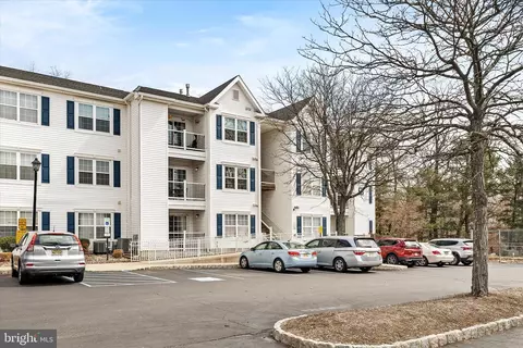1125 Waterford Dr, Edison, NJ 08817