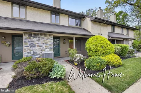 241 Hampshire Dr, Plainsboro, NJ 08536