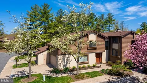251 Sayre Dr, Princeton, NJ 08540