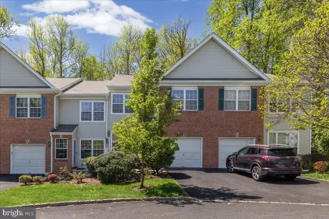 302 Wellington Park Dr, Princeton, NJ 08540