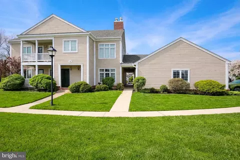 1 H Rutland Ln, Monroe Township, NJ 08831