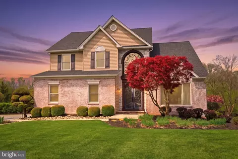 6 Deerfield Dr, Monroe Township, NJ 08831