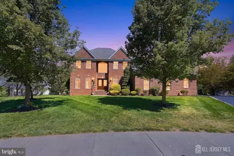 8 Keppel Rd, Plainsboro, NJ 08536