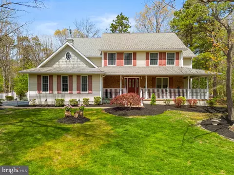 1 Pine Vw, Monroe Township, NJ 08831