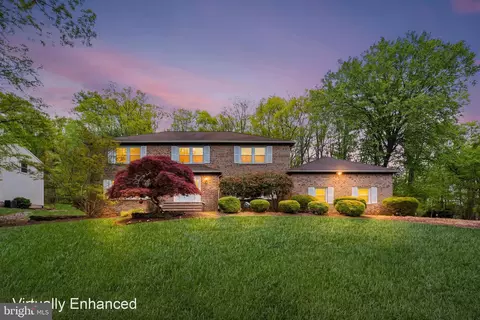12 Woodgate Dr, Monmouth Junction, NJ 08852