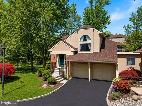 15 Kingsland Cir, Monmouth Junction, NJ 08852