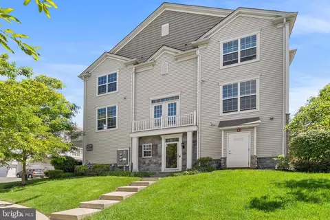 2105 Ethan Ln, Highland Park, NJ 08904