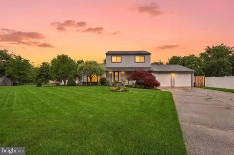 5 Ellis Ct, Monmouth Junction, NJ 08852